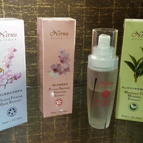 植物精華液